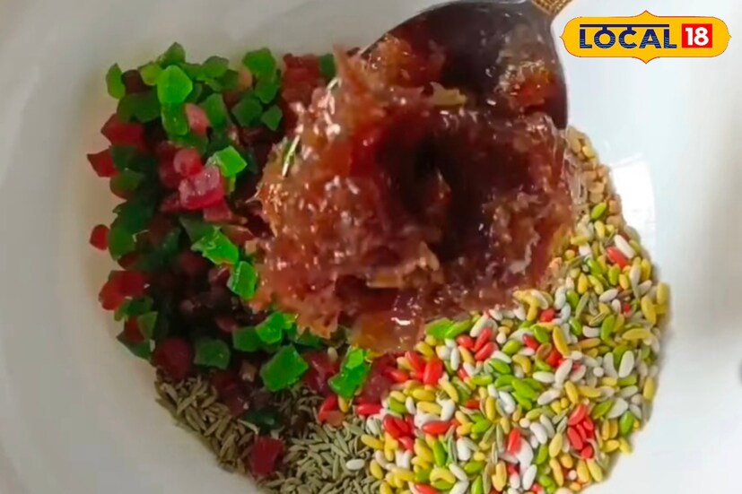 মিশ্রণ তৈরি হয়ে গেলে,সেগুলিকে নির্দিষ্ট পরিমাণে প্যাকেটে ভরে সিল করে দিতে হবে। তাহলেই তৈরি হয়ে যাবে ড্রাই মিষ্টি পান। যা ছোট থেকে বড় পছন্দ করবে সবাই আপনার তৈরি প্রোডাক্টের বাজার তৈরি হতেও বেশি সময় লাগবে না চাহিদা মত যোগান দিতে পারলেই মোটা টাকার লাভ তুলবেন ঘরে।