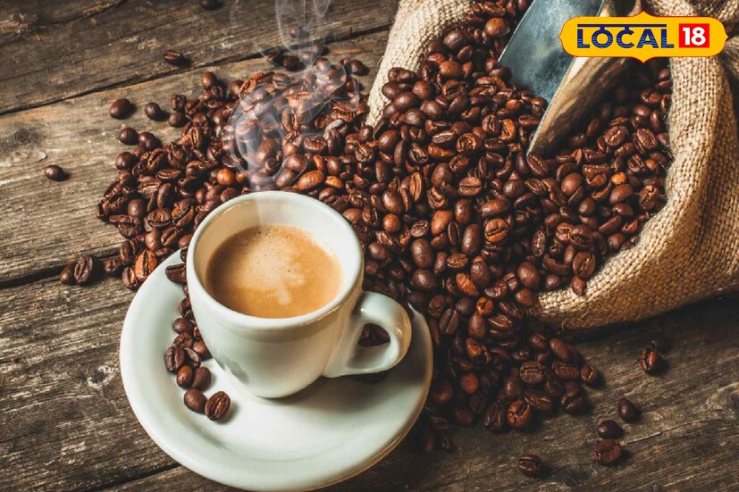 *Espresso, Latte, Machiato, Mocha কফিতে আইস এবং ঠাণ্ডা দুধ মিক্স করলেই Iced Cappuccino, Iced Latte, Iced Mocha হয়ে যায়। এছাড়াও হাজার রকমের কফি আছে। যারা কফি তৈরির উপরে পড়াশুনা করে দক্ষ কফি মেকার হয় তাদের বলে বারিস্তা। কফি বানানো একটি শিল্প।