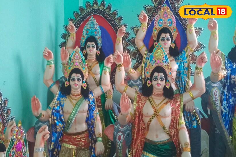 এই জ্যোতিষীর কথায়, বাড়িতে বিশ্বকর্মার অবশ্যই পুজো করা উচিত। কারণ সনাতন ধর্মে বিশ্বাস করা হয় তিনি পৃথিবীর প্রথম স্থপতি। তাই বাড়িতে তার পুজো হলে সব বাস্তু দোষ কেটে যায়।