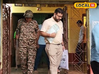 বিভিন্ন তথ্য সংগ্রহ করে বেরিয়ে যাচ্ছেন ইডি আধিকারিকেরা