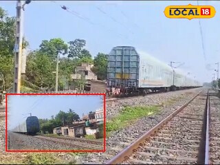 দাঁড়িয়ে আছে বিচ্ছিন্ন অবস্থায় মালগাড়ি 
