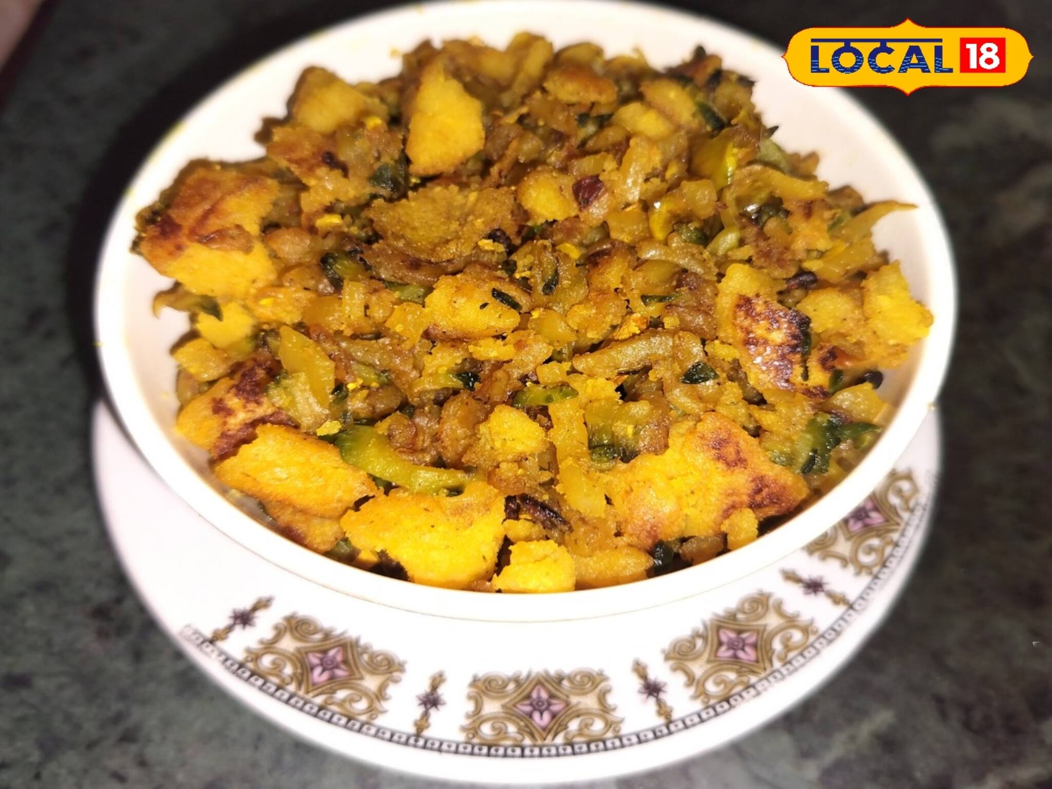 মেথি ফোড়নে মটরডালের বড়া দিয়ে রাঁধুন করলার চাপড় ঘণ্ট! মা ঠাকুমার সহজ রেসিপি