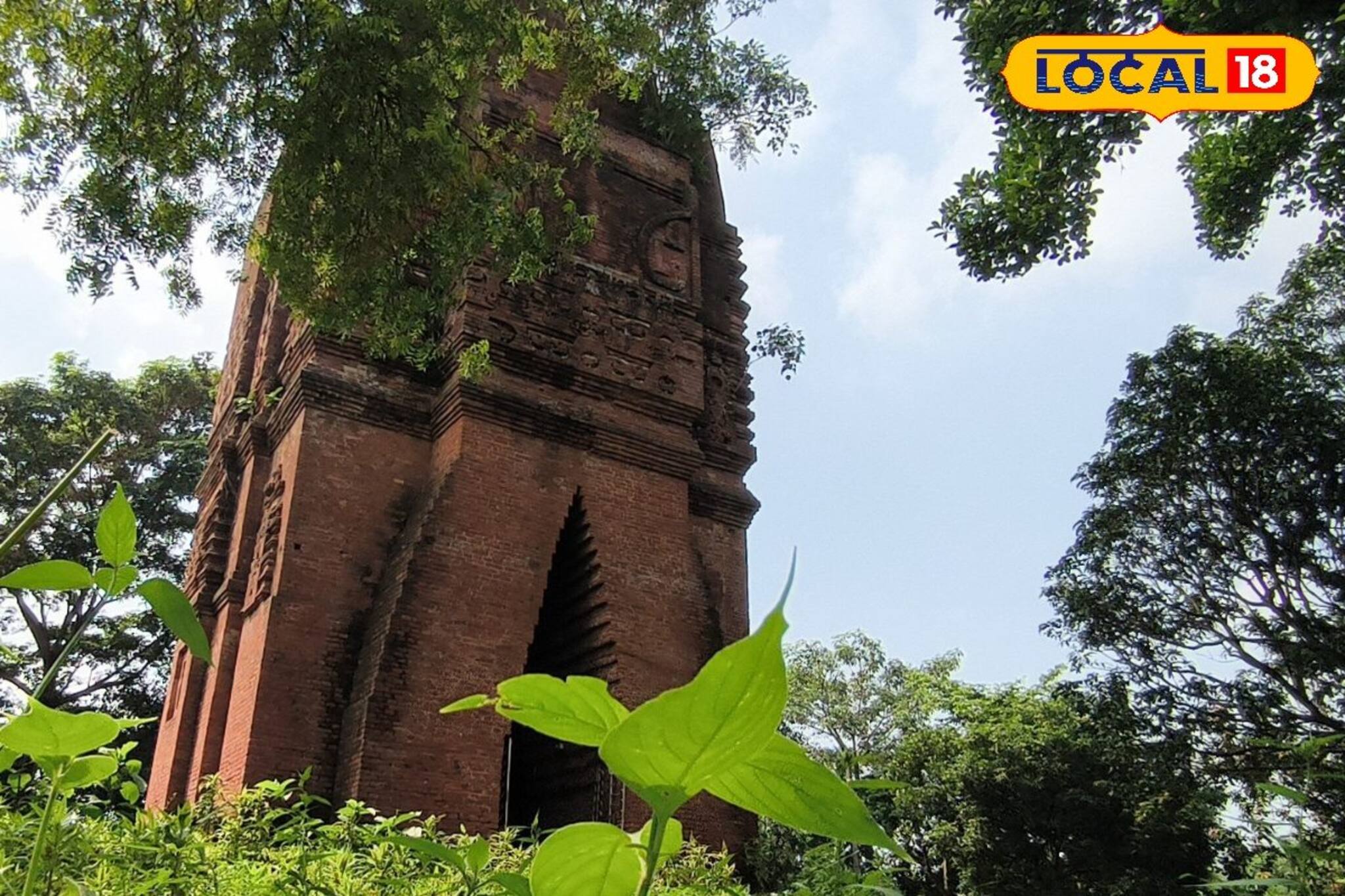 বাঁকুড়াতেও রয়েছে সূর্য মন্দির! সৌন্দর্য তাক লাগাবে, পুজোর ছুটিতে ঘুরে আসুন