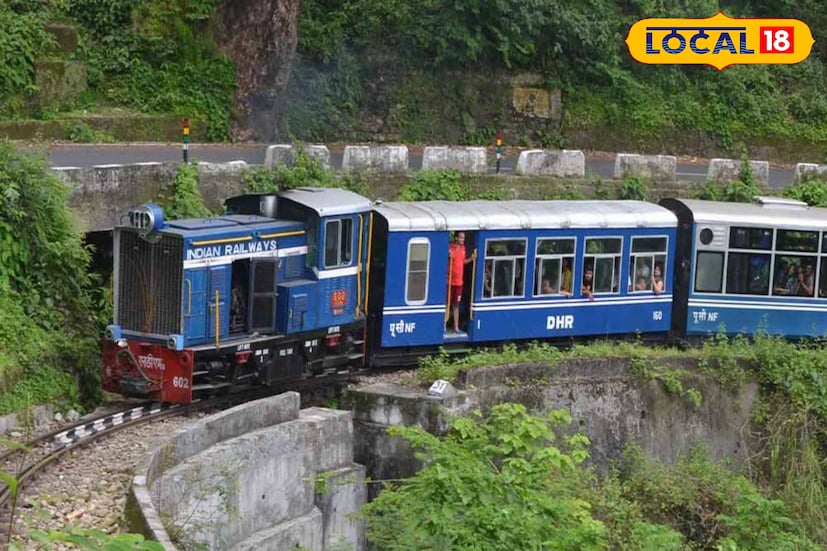 পুজোর ছুটিতে পাহাড়ে বেড়াতে আসা পর্যটকদের কাছে অন্যতম আকর্ষণ পাহাড়ি পথে টয়ট্রেন সফর। অথচ নিউ জলপাইগুড়ি- দার্জিলিং টয়ট্রেন পরিষেবা এখনও অনিশ্চিয়তার মুখোমুখি।