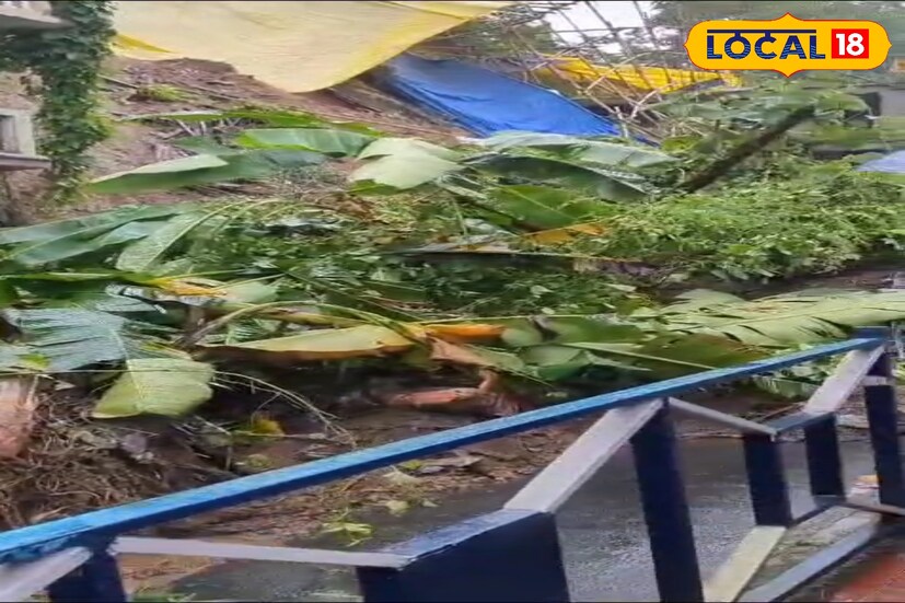 গতকাল থেকেই প্রবল বৃষ্টিপাত উত্তরবঙ্গ জুড়ে। টানা বৃষ্টিতে ভাসছে উত্তরবঙ্গের সমতল থেকে শুরু করে শৈল শহর। বৃহস্পতিবার  দার্জিলিং শৈলশহরে  লাগাতার ভারী  বৃষ্টিপাতের জেরে ধস দার্জিলিংয়ের লেবংকার্ট রোডে, ব্যাহত জনজীবন।