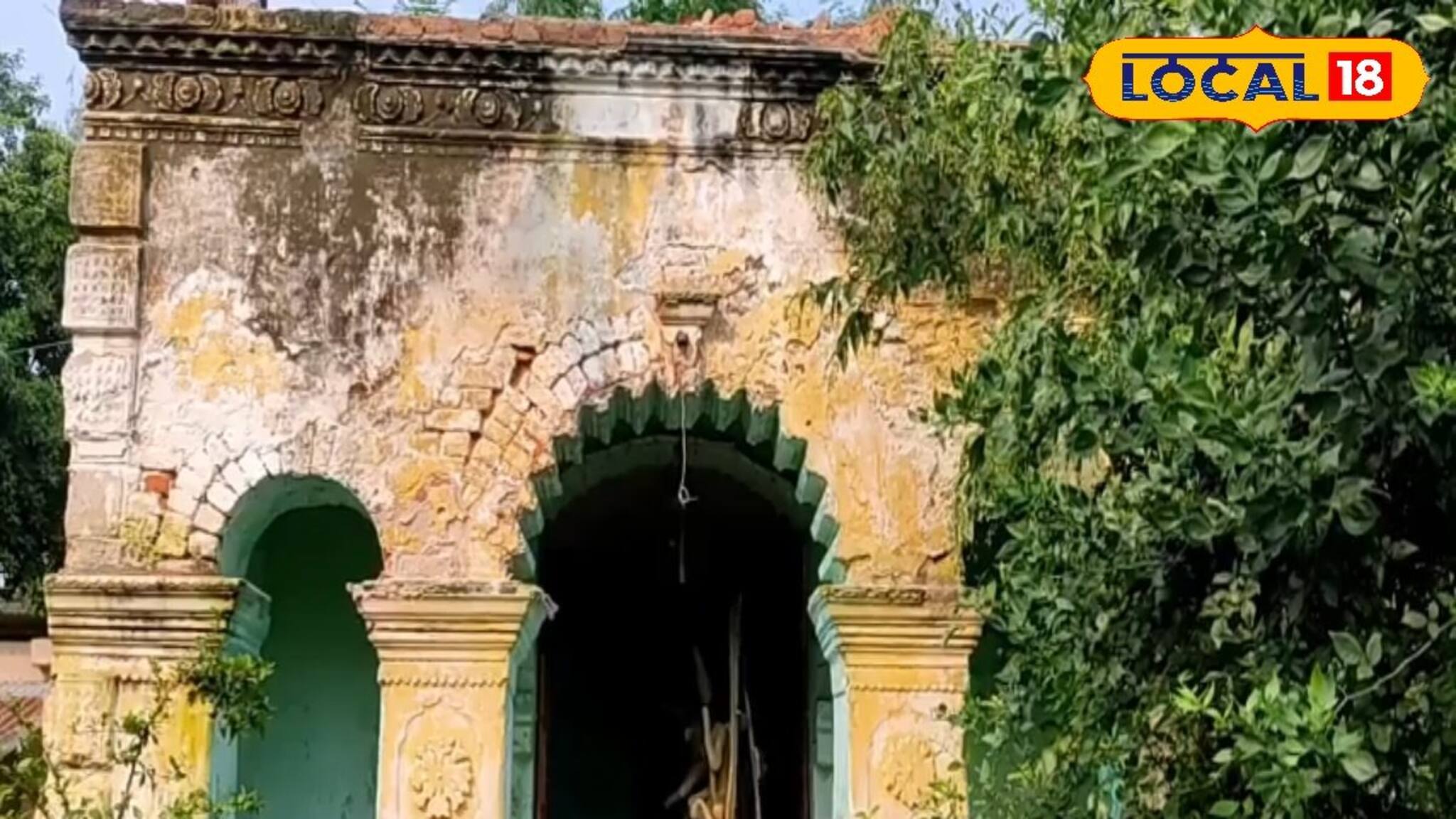 কত স্মৃতি বয়ে নিয়ে চলেছে ২০০ বছরের পুরনো কালিয়াগঞ্জের চৌধুরী বাড়ির দুর্গাপুজো