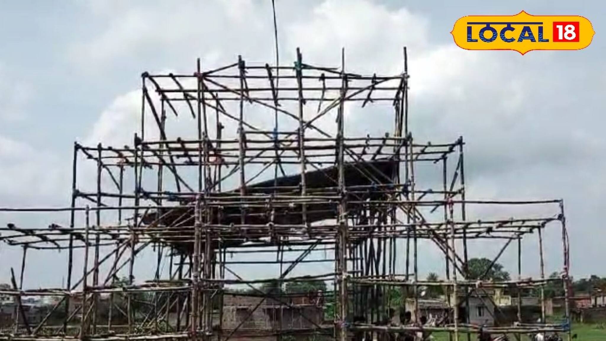 জেদ করে শুরু করা পুজোর আনন্দ বৃষ্টিতে মাটি হবে না তো