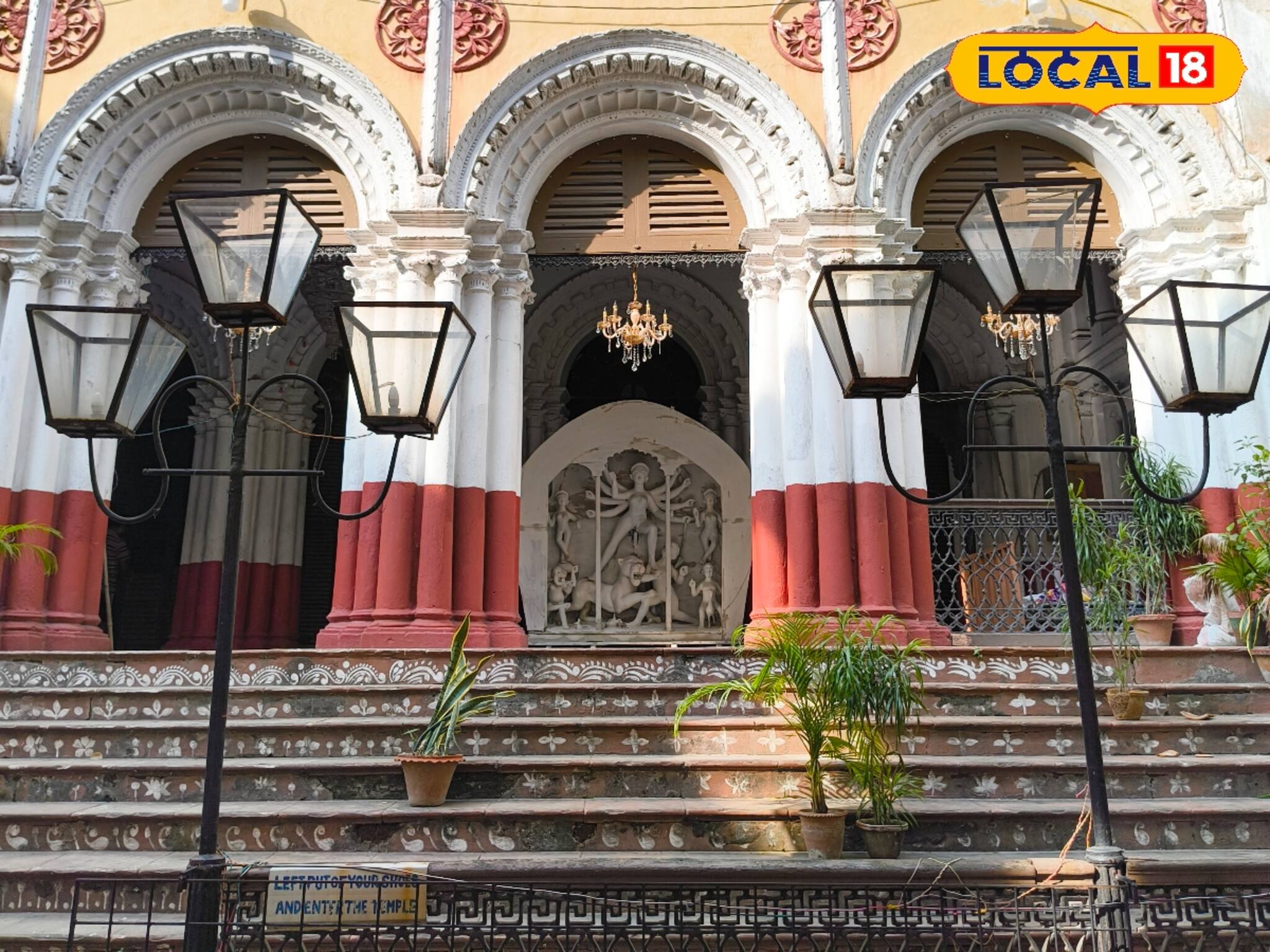 ঠাকুরদালানে ৩৫০ বছরের এই দুর্গাপুজো প্রিয় ছিল সত্যজিৎ থেকে উত্তম-সুচিত্রার