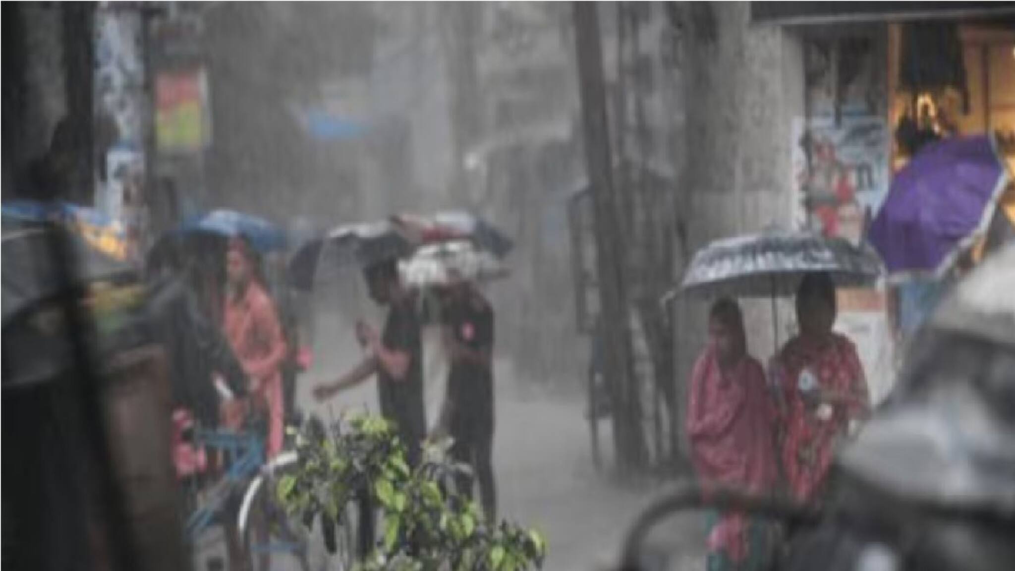 মেঘের চাদর ক্রমশ ঘনিয়ে উঠছে,পুজোর আগে দার্জিলিংয়ের এ কী হাল,কোথায়,কখন বৃষ্টি