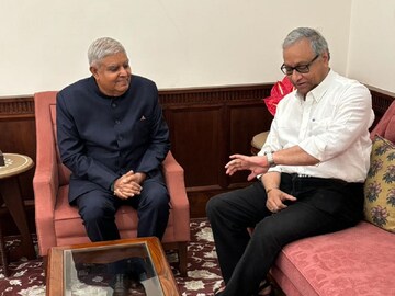 জগদীপ ধনখড়কে পদত্যাগপত্র দিলেন জহর সরকার (Photo: X)