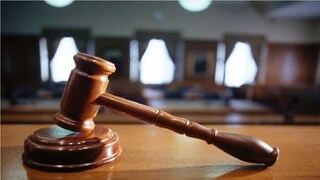 কী কাণ্ড ঘটালেন আইনজীবী