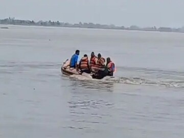 কানপুরের গঙ্গায় তলিয়ে গেলেন স্বাস্থ্য দফতরের ডেপুটি ডিরেক্টর