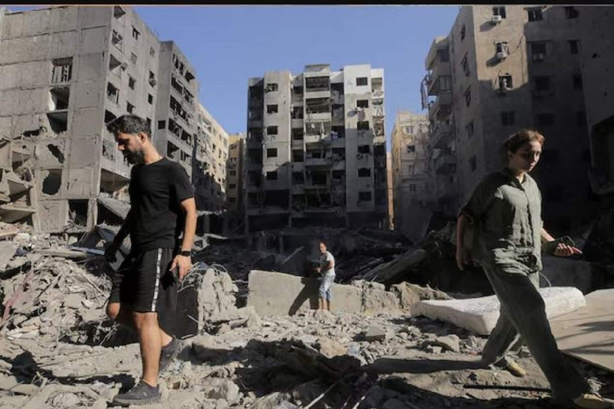 বিধ্বস্ত বেইরুট, ইজরায়েলের হামলায় লেবাননে মৃত ১০৫! গৃহহীন ২ লক্ষ মানুষ