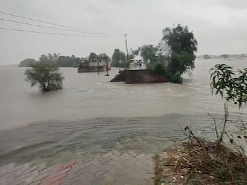 ভূতনি চরের কাছে এই জায়গাতেই নিখোঁজ হয় নৌকাটি৷ 