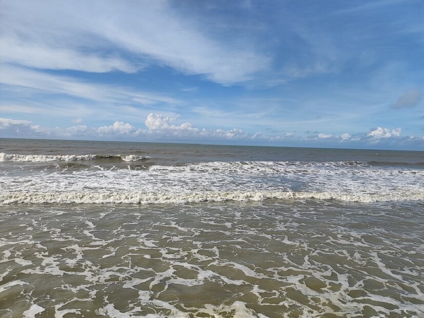 আগামী ২৪ ঘণ্টায় গরম ও অস্বস্তিকর আবহাওয়া থাকবে উত্তর-পূর্ব ভারতের রাজ্যগুলিতে। পশ্চিম মধ্য বঙ্গোপসাগরে আজ, সোমবার জোড়া ঘূর্ণাবর্ত এক জায়গায় হয়ে নিম্নচাপের রূপ নেবে। 
