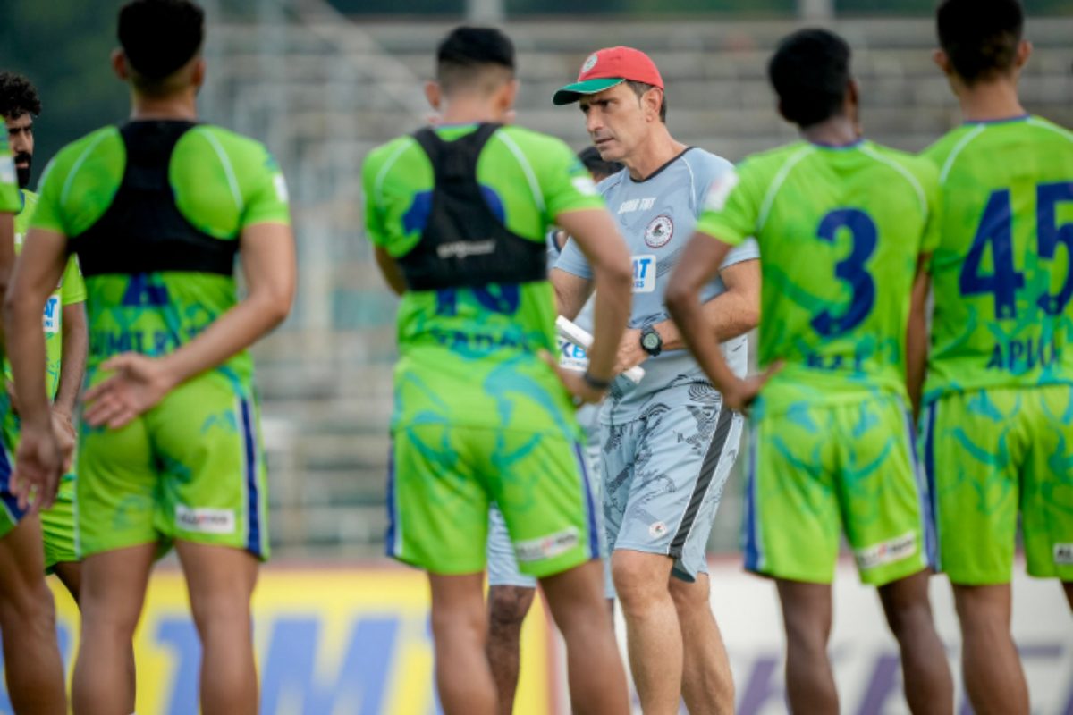 রক্ষণ নিয়ে রয়েছে চিন্তা! মরশুম শুরুতে জয়ের লক্ষ্যে কোন রণনীতি মোহনবাগান কোচের রক্ষণ নিয়ে রয়েছে চিন্তা! মরশুম শুরুতে জয়ের লক্ষ্যে কোন রণনীতি মোহনবাগান কোচের