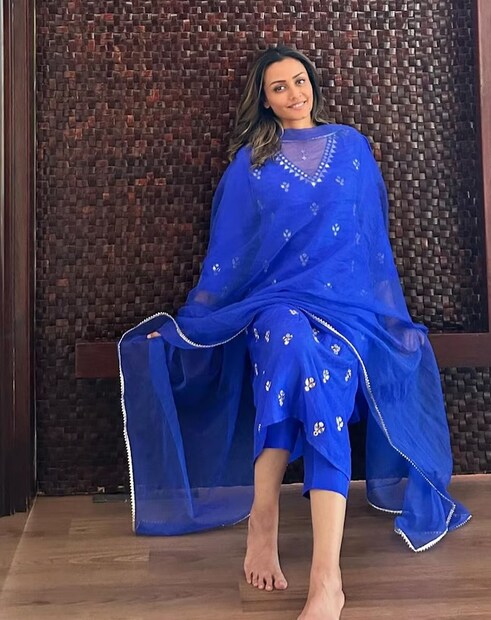‘জব প্যায়ার কিসি সে হোতা হ্যায়’ বক্স অফিসে মোটামুটি ভালই চলেছিল। আয়ও মন্দ হয়নি। একের পর এক কাজ আসতে থাকে। ওই বছরেই ‘মেরে দো আনমোল রতন’ ছবিতে অভিনয় করেন নম্রতা। কিন্তু এবার বিপর্যয়। ডাহা ফ্লপ করে এই ছবি। এরপর 'হিরো হিন্দুস্তানি', 'কাচ্চে ধাগে', 'আগাজ', 'অস্তিত্ব', 'আলবেলা', 'তেরা মেরা সাথ রাহে'-এর মতো পরপর ছবিতে কাজ করেন নম্রতা। 