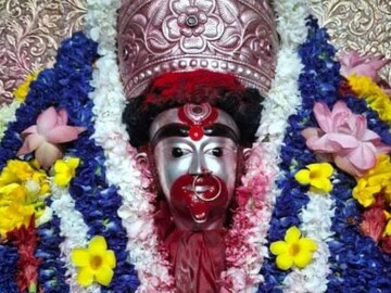ভাত, লুচি, পোড়া শোলমাছ...কৌশিকী অমাবস্যায় কী কী ভোগ নিবেদন করা হয় তারাপীঠে ভাত, লুচি, পোড়া শোলমাছ...কৌশিকী অমাবস্যায় কী কী ভোগ নিবেদন করা হয় তারাপীঠে
