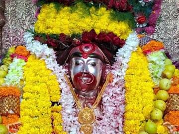 কৌশিকী অমাবস্যার রাতে এই রঙের পোশাকে জ্বালান প্রদীপ, আসবে অর্থ, ভাগ্য ও স্বস্তি