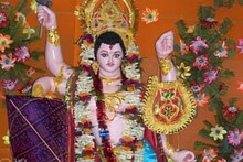 বুলডোজারে বিশ্বকর্মা! এ কী দৃশ্য! বিসর্জন দিতে গিয়ে ঘটল চরম বিপত্তি!