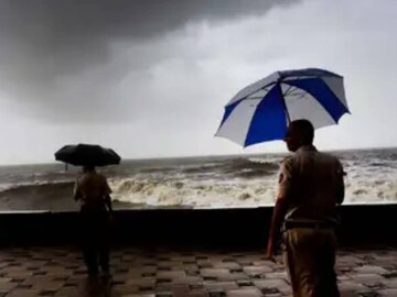 বর্ষা বিদায় নিল? নাকি পুজোর মুখে ফের বৃষ্টি বাংলায়? জানুন কলকাতার ওয়েদার আপডেট
