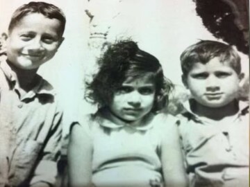 নায়ক হওয়া হল না! ৫৪০ ছবি, ৫৮১ কোটির সম্পত্তি! ছবিতে খুদে ছেলেটি কে বলুন তো নায়ক হওয়া হল না! ৫৪০ ছবি, ৫৮১ কোটির সম্পত্তি! ছবিতে খুদে ছেলেটি কে বলুন তো