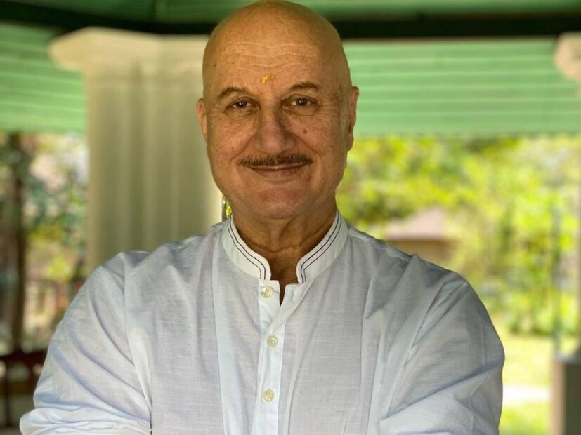 সেলিব্রিটি নেট ওয়ার্থ অনুসারে, অনুপমের ২০২৪ সালে মোট সম্পদের পরিমাণ ৫৮১ কোটি টাকা। ভারতীয় চলচ্চিত্র এবং শিল্প ক্ষেত্রে তাঁর অবদানের জন্য তাঁকে ২০০৪ সালে পদ্মশ্রী। ২০১৬ সালে পদ্মভূষণ দিয়ে সম্মানিত করা হয়েছে। 