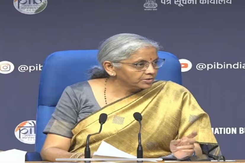 ২০২৩-২৪ অর্থবর্ষে কেন্দ্র ও রাজ্য স্বাস্থ্য বিমা প্রিমিয়ামের জিএসটি থেকে ৮.২৬২.৯৪ কোটি টাকা সংগ্রহ করেছে। অর্থমন্ত্রী আরও বলেন, “বাজেটে সরকার ঘোষণা করেছিল যে জনগণকে সাশ্রয়ী মূল্যে ওষুধ এবং চিকিৎসা দেওয়া সরকারের অগ্রাধিকার। তাই ক্যানসারের ওষুধের উপর জিএসটি কমানোর সিদ্ধান্ত নেওয়া হয়েছে।’’