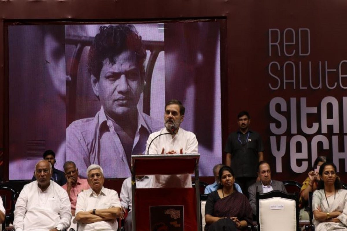 ‘বলেছিলাম আপনাকে হাসপাতালে যেতেই হবে!’ বন্ধু ইয়েচুরির স্মৃতিচারণায় রাহুল ‘বলেছিলাম আপনাকে হাসপাতালে যেতেই হবে!’ বন্ধু ইয়েচুরির স্মৃতিচারণায় রাহুল