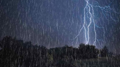 সড়ক পথে বাঁকুড়ার সঙ্গে ঝাড়গ্রামের যোগাযোগ সম্পূর্ণ বন্ধ হয়ে গিয়েছে সড়ক পথে বাঁকুড়ার সঙ্গে ঝাড়গ্রামের যোগাযোগ সম্পূর্ণ বন্ধ হয়ে গিয়েছে