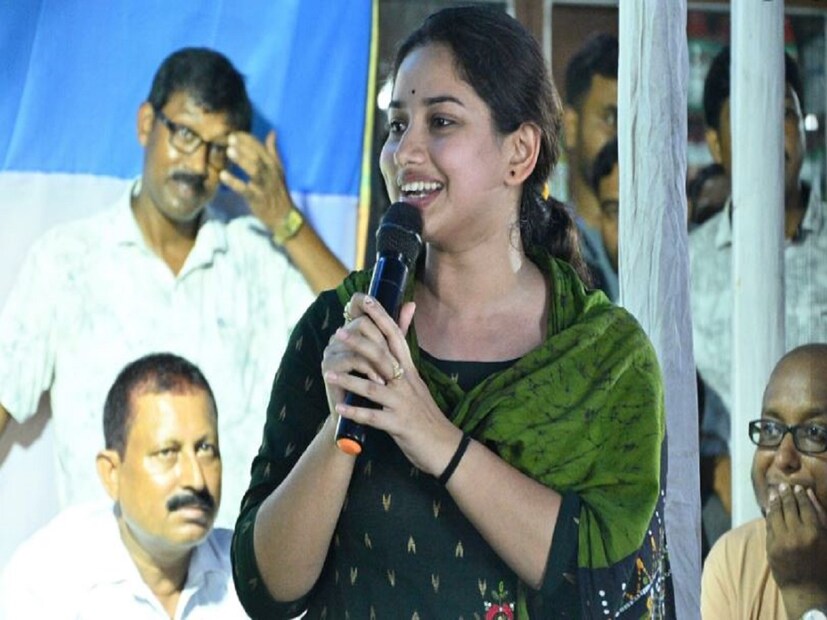তৃণমূল নেতৃত্ব জানিয়েছে, দলকে না জানিয়ে এবং অনুমতি না নিয়েই এই স্বল্পদৈর্ঘ্য ছবি তৈরি হয়েছে৷ দলের সিদ্ধান্ত মেনে নিয়েও রাজন্যা অবশ্য ছবির মুক্তির বিষয়ে অনড়৷