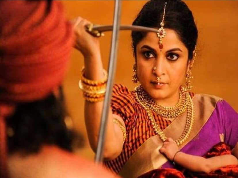 জানা যায়, কেএস রবিকুমারের স্ত্রী যখন তাঁর স্বামী এবং রাম্যার সম্পর্কের কথা জানতে পেরেছিলেন, তখন তিনি অভিনেত্রীকে হুমকিও দিয়েছিলেন। সেই সময়েই তাদের সম্পর্কের পাশাপাশি অভিনেত্রীর গর্ভধারণের খবর ব্যাপকভাবে ছড়িয়ে পড়ে। একই সময়ে এই খবর পরিচালকের সুপ্রতিষ্ঠিত জীবনেও প্রভাব ফেলতে শুরু করে। খবর জানাজানি হতেই পরিচালক কে এস রবিকুমার এ ইঅভিযোগ এবং সম্পর্ক শেষ করার সিদ্ধান্ত নেন। যদিও রিপোর্টে জানা যায়, রাম্যা কৃষ্ণাণ গর্ভপাতের জন্য কেএস রবিকুমারের কাছে ৭৫ লক্ষ টাকা চেয়েছিলেন। কারণ তাদের সম্পর্ক বাঁচাতে, রাম্যা বা রবি কুমার কেউই সেই সন্তানের জন্য প্রস্তুত ছিলেন না এবং তারপরেই অভিনেত্রী গর্ভপাতের সিদ্ধান্ত নেন।