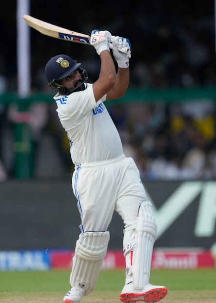 ২২ নভেম্বর অস্ট্রেলিয়ার মাটিতে শুরু হবে বর্ডার-গাভাসকর ট্রফি। পাঁচ টেস্টের সিরিজ। প্রথম টেস্টে হিটম্যান খেলবেন না বলেই খবর ছিল এতদিন। তবে তাঁর ছুটি বাতিল হওয়ার সম্ভাবনা প্রবল।