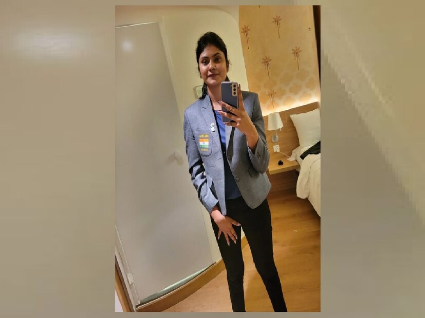 গান ফর গ্লোরি অ্যাকাডেমিতে শ্যুটিং শিখেছেন রুবিনা। ছাত্রীর সাফল্যে অ্যাকাডেমির শিক্ষকদের মুখেও চওড়া হাসি। তাঁরা বলছেন, শুধু জব্বলপুর নয়, সারা ভারত রুবিনাকে নিয়ে গর্বিত।