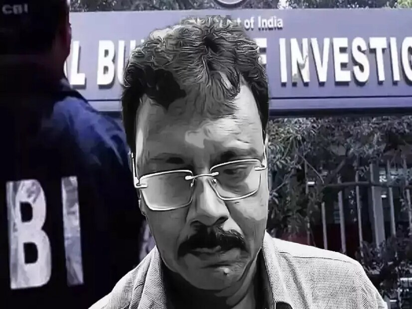 যদিও সেই সময় ব্যাপারটি 'মিস-আন্ডারস্ট্যান্ডিং' বলে দাবি করেছিলেন সন্দীপ ঘোষ। তাঁর দাবি ছিল, তিনি নাকি ব্যথা নিরাময়ের বিশেষ একটি ব্যায়াম ডেমনস্ট্রেট করে দেখাচ্ছিলেন।  