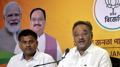 ‘অডিও রাজনীতি বন্ধ করা উচিত...’ কুণালকে বার্তা শমীকের ‘অডিও রাজনীতি বন্ধ করা উচিত...’ কুণালকে বার্তা শমীকের