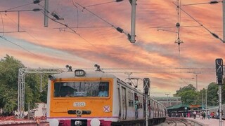 সঠিক সময়ে চলুক ট্রেন, দাবি শিয়ালদহ ডিভিশনের যাত্রীদের (Photo Courtesy: Eastern Railways)