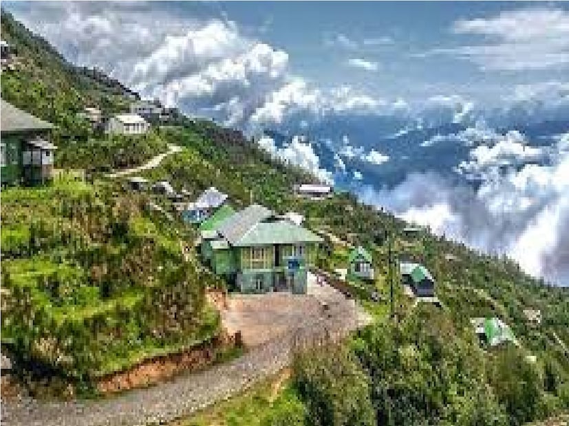 পুজোতে পাহাড়ে ঘুরতে যাবেন একটু আলাদা মজা, তার মধ্যে যদি হয় সিকিম তাহলে তার কথাই নেই বরফের দেশের এক কথায়! একটু সাবধান হয়ে যাবেন দশ নম্বর জাতীয় সড়ক দিয়ে যখন তখন নেমে যাচ্ছে ধস ‌।