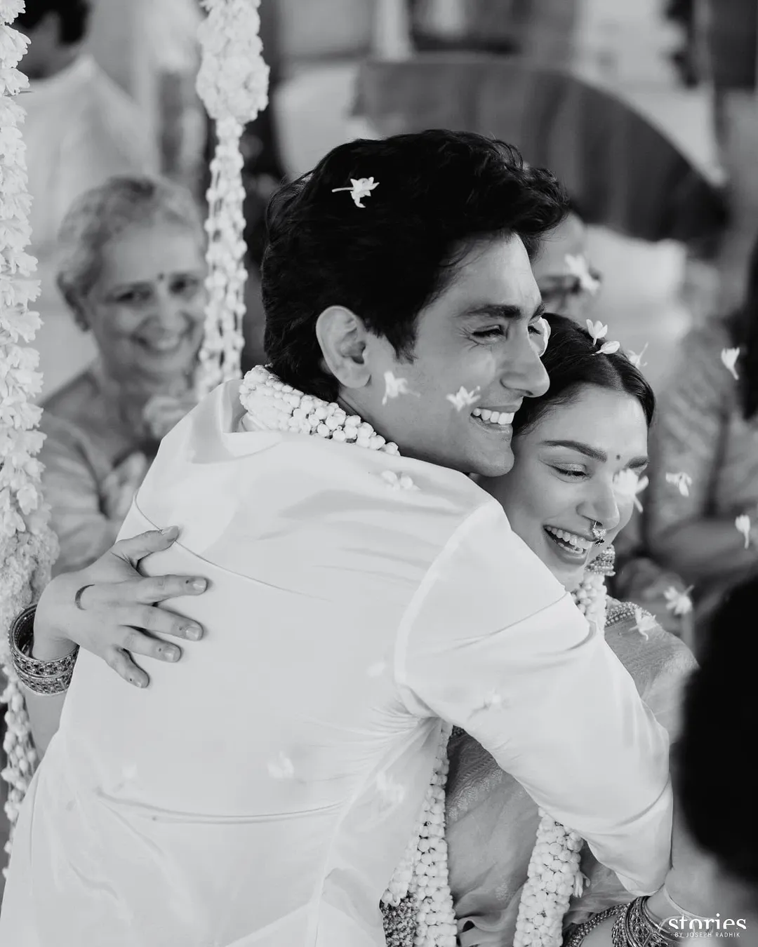 ২০২১ সালে তেলুগু ছবি 'মহাসমুদ্রম'-এর সেটে দেখা অদিতি এবং সিদ্ধার্থর। সেখান থেকে প্রেম৷ যা বিয়েতে পরিণত হয়৷ (Photo-Instagram)