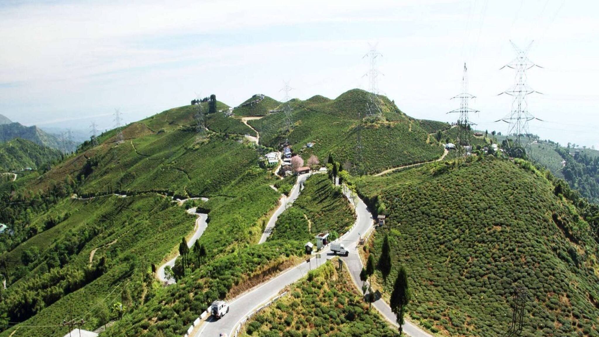 সারাবছর পর্যটকরা ছুটে যান 'এই' জায়গায়, চোখের সামনে ছবির মতো সারি সারি পাহাড়