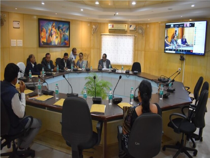 UPSC-এর মতো প্রতিযোগিতামূলক পরীক্ষার ইন্টারভিউতে এমন অদ্ভুত প্রশ্ন করা হয়েছিল। এই পরীক্ষার জন্য প্রস্তুতি বই সম্ভবত কোনও উদাহরণ থাকে না৷ তাই প্রার্থীদের সময়ে সময়ে স্বতঃস্ফূর্তভাবে উত্তর দিতে হয়। Photo- Representative