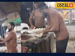 ধাবায় রুটি বানাচ্ছিলেন এক যুবক