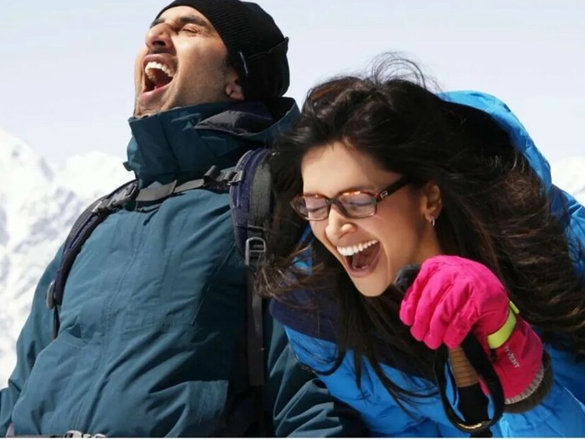 
ইয়ে জওয়ানি হ্যায় দিওয়ানি একটি ব্লকবাস্টার সাফল্য পেয়েছিল। ছবিটির বাজেট ছিল ৪০ কোটি টাকা। তবে, ছবিটি ভারতে ১৯০ কোটি টাকা আয় করেছে এবং বিশ্বব্যাপী ৩২০ কোটি টাকা আয় করেছে (এন্টারটেইনমেন্ট ট্র্যাকিং পোর্টাল Sacnilk অনুযায়ী)। 