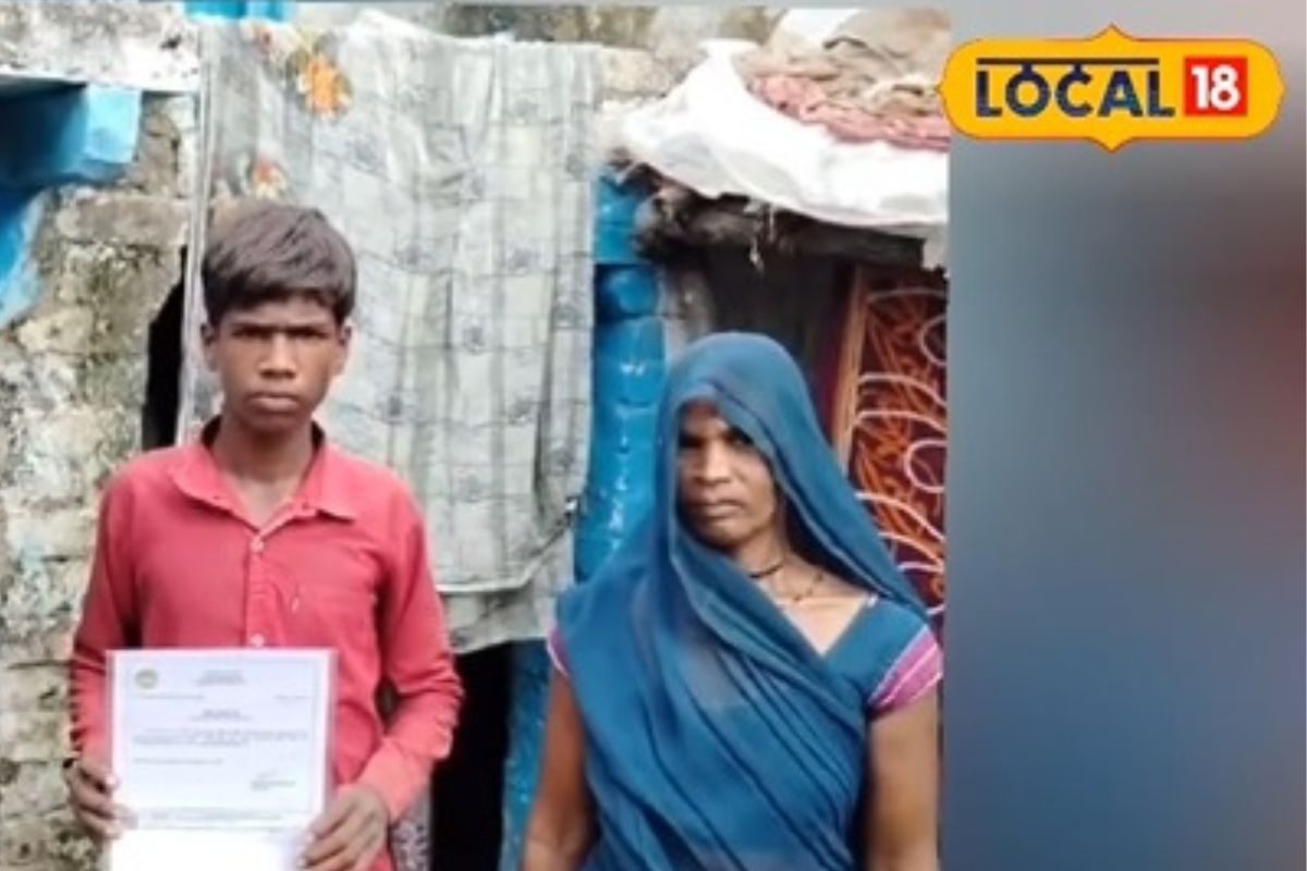 গোটা পরিবারের বছরে আয় মাত্র ২ টাকা! জানুন পিছনে আসলে কোন কারণ গোটা পরিবারের বছরে আয় মাত্র ২ টাকা! জানুন পিছনে আসলে কোন কারণ