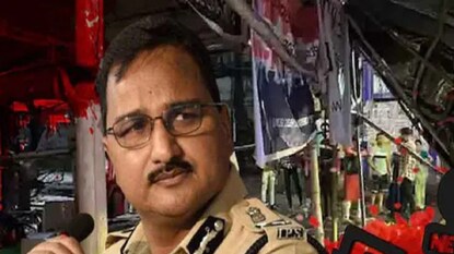 বিনীত গোয়েলকে নিয়ে শোরগোল বিনীত গোয়েলকে নিয়ে শোরগোল