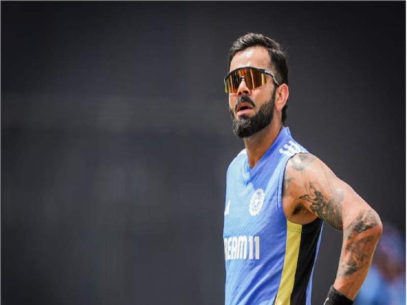 তবে বিরাট কোহলির পায়ে ব্যান্ডে দেখার পর ক্রিকেটমহলে প্রশ্ন, তাহলে কি চোটের সমস্যা রয়েছে কোহলির? অ্যাডিলেড টেস্টে কি সম্পূর্ণ ফিট হয়ে নামতে পারবেন তিনি? যদিও এই বিষয়ে দলের তরফে এখও কিছুই জানানো হয়নি।