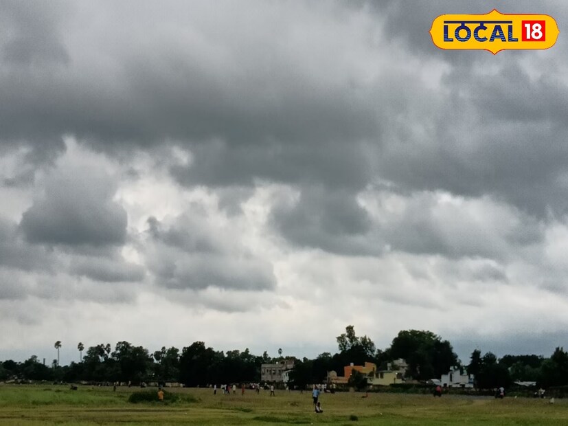 শনিবার আংশিক মেঘলা থাকতে পারে কলকাতা সহ সংলগ্ন এলাকার আকাশ। দশমীতে বজ্রপাত সহ বৃষ্টির সম্ভাবনা। রবিবার থেকে আবহাওয়ার উন্নতি হতে শুরু করবে। বৃষ্টি আরও কমবে। মোটের উপর শুষ্ক থাকবে পুরুলিয়ার আবহাওয়া। ‌