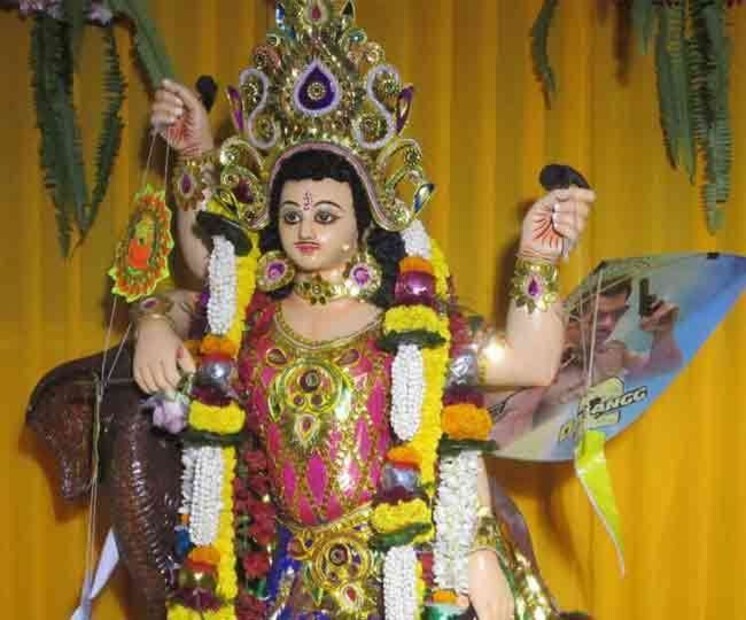 দেওঘরের বিখ্যাত জ্যোতিষী পণ্ডিত নন্দকিশোর মুদগাল জানান, ১৭ সেপ্টেম্বর সারা দেশে বিশ্বকর্মা পুজোর উৎসব পালিত হয়। এই উৎসবের বিশেষ তাৎপর্য রয়েছে। এই দিনে মেশিন, যানবাহন ও কলকারখানার পুজো করা হয়। 