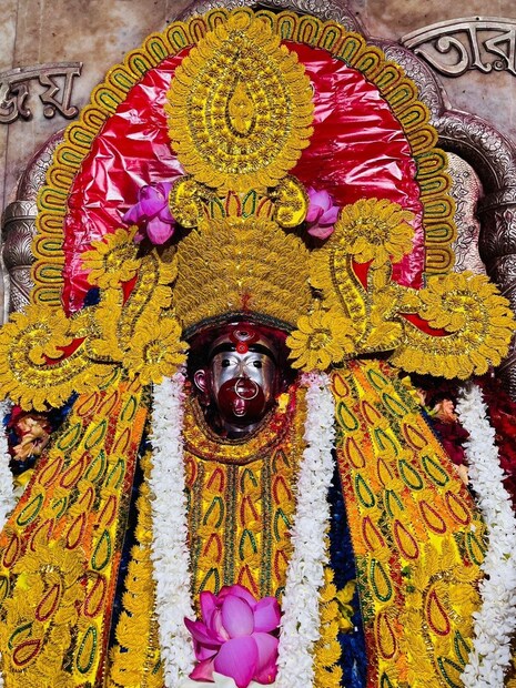 অন্য পঞ্জিকা অনুযায়ী বারবেলা দুপুর ২.৪৩ গতে ৪.১৭ মধ্যে৷ অমৃতযোগ সকাল ৭.০ মধ্যে ও ফের সকাল ১০.২১ গতে ১২.৫১ মধ্যে৷ 