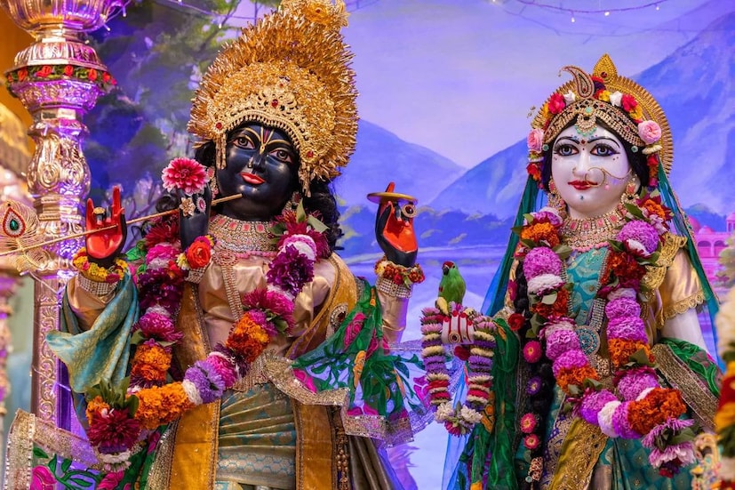 দৃক সিদ্ধান্ত পঞ্জিকা অনুযায়ী এ বছর রাধাষ্টমী পড়েছে ১১ সেপ্টেম্বর, বুধবার। অষ্টমী তিথি শুরু হবে মঙ্গলবার, ১০ সেপ্টেম্বর, রাত ১১.১১ মিনিটে।